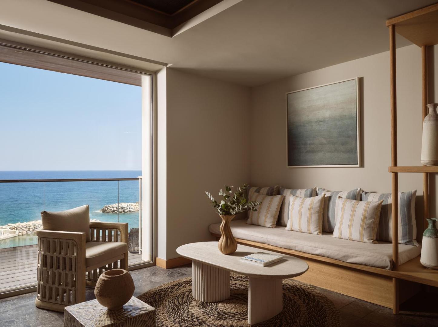 The Royal Blue Resort, rooms