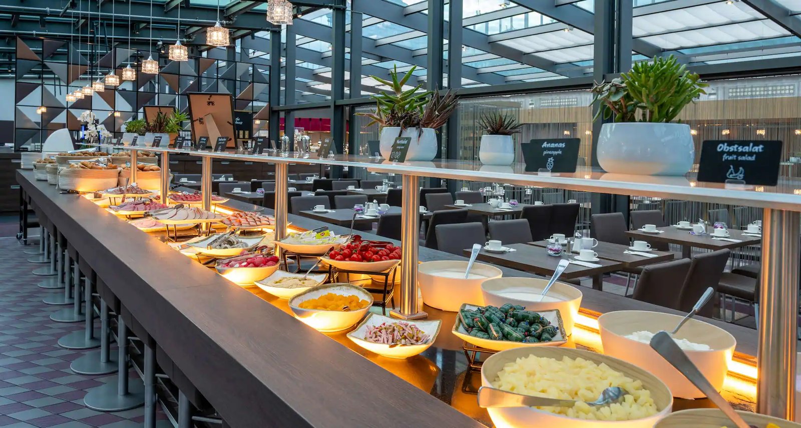 Park Inn by Radisson Berlin Alexanderplatz — eat & drink