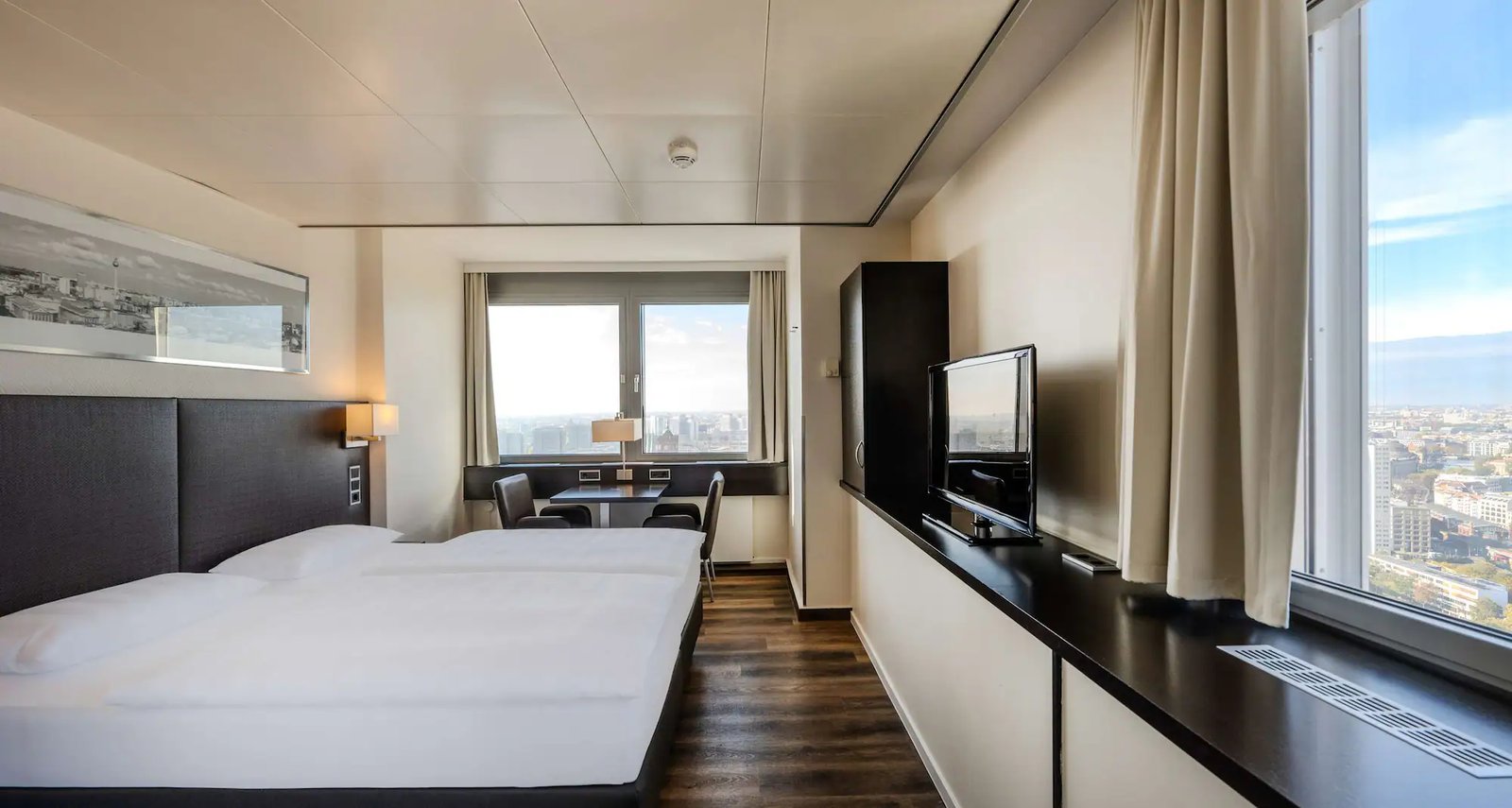 Park Inn by Radisson Berlin Alexanderplatz — rooms