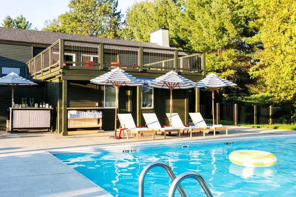 Outbound Stowe, the pool