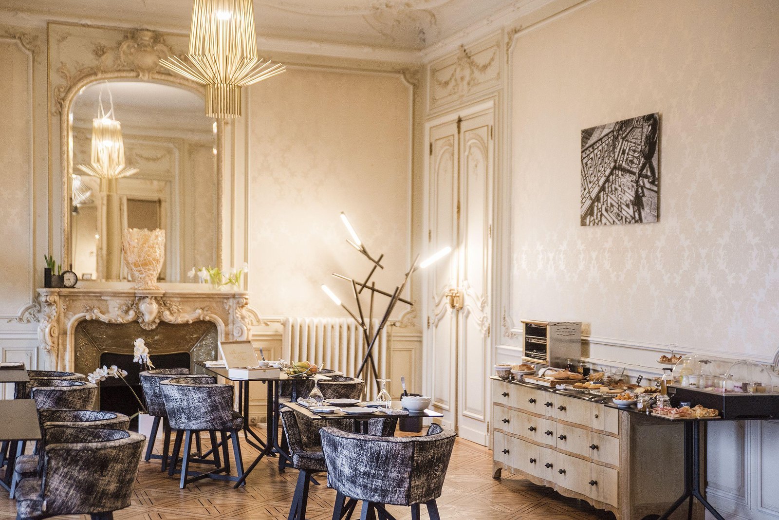 The Villa Guy & Spa - Teritoria, at the table