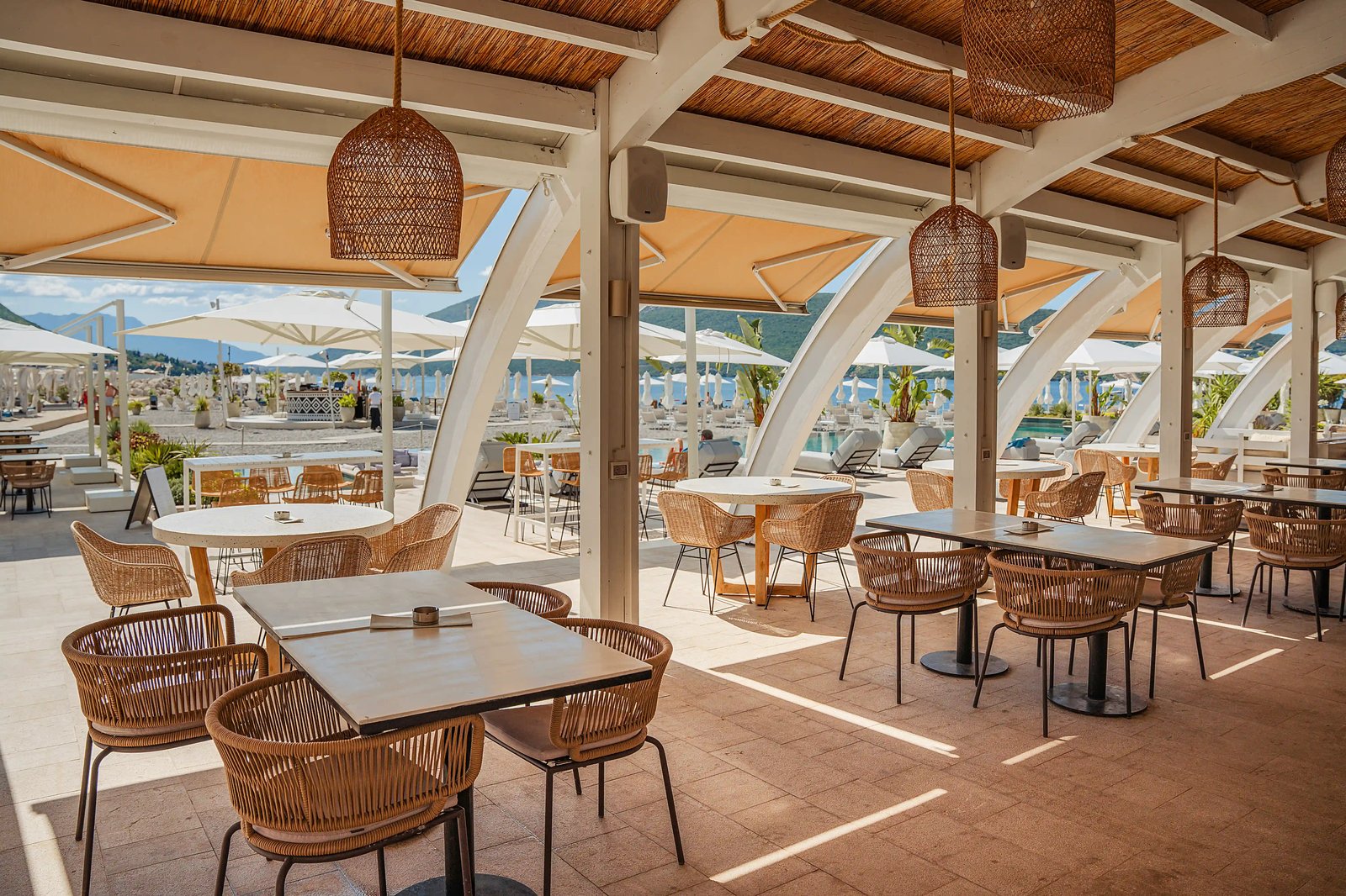 Lazure Hotel & Marina, at the table