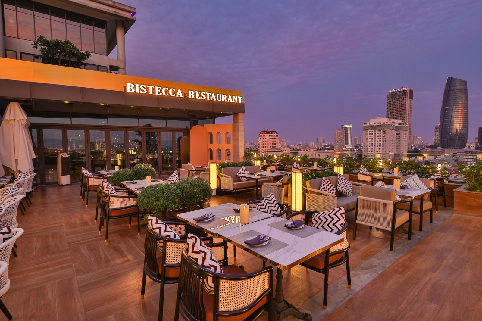 New Orient Hotel Danang, bistecca restaurant