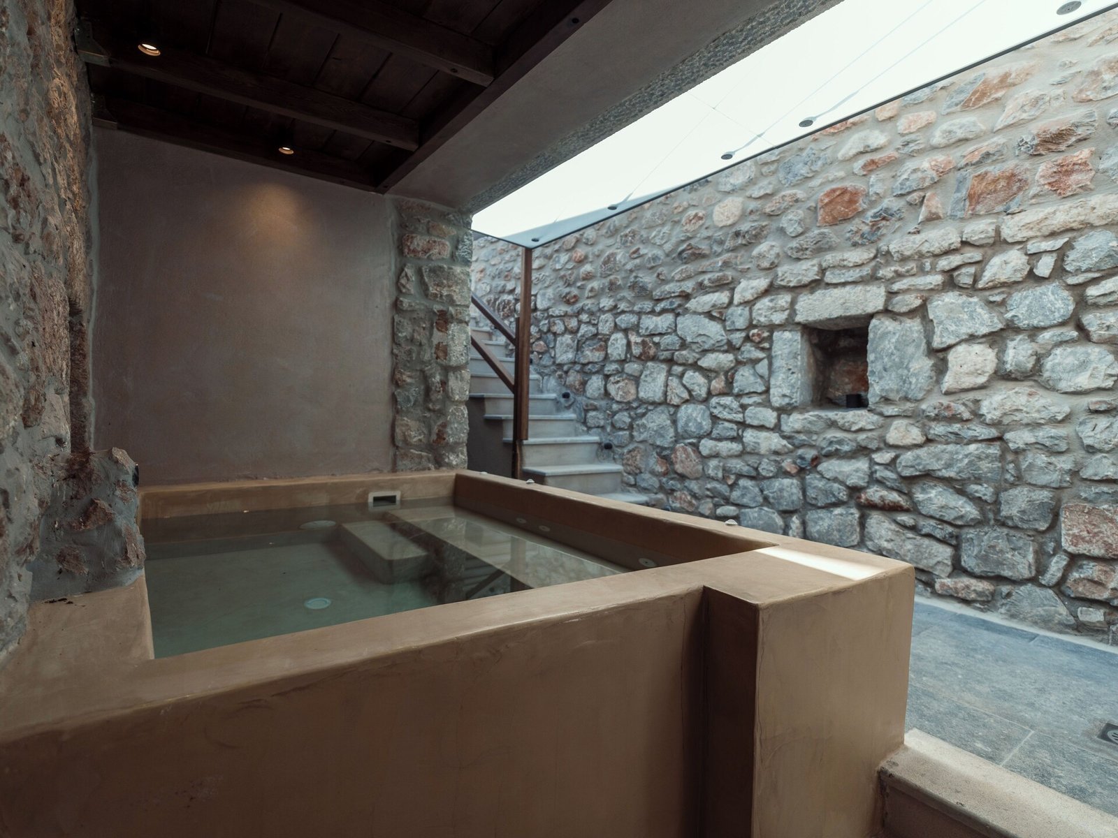 KaSeas Boutique Hotel, hot tubs and massage