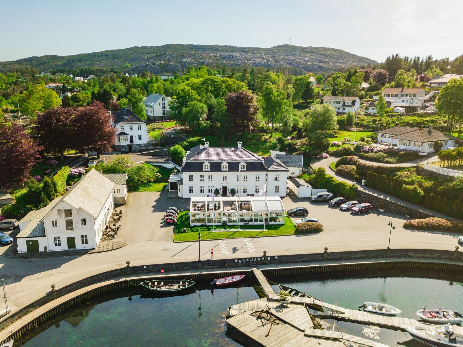 Bekkjarvik Gjestgiveri Hotel & Suites