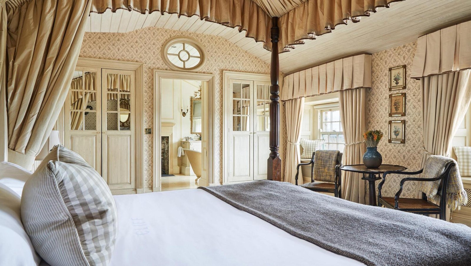 Cliff at Lyons, rooms
