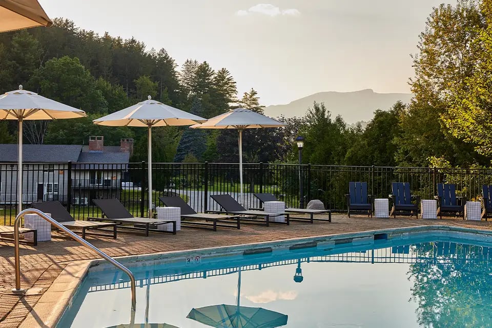 Bluebird Cady Hill Lodge, the pool