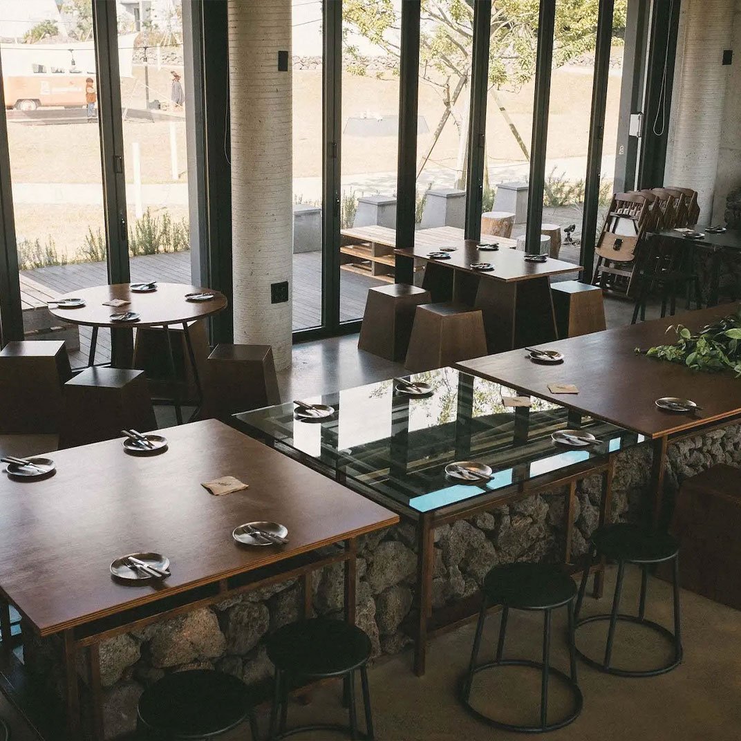 Around Follie, a.ground cafe & pub