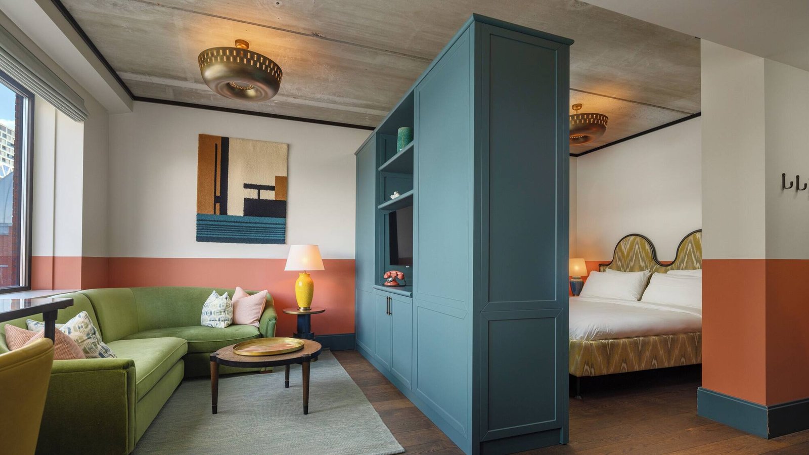 The July Boat & Co — rooms