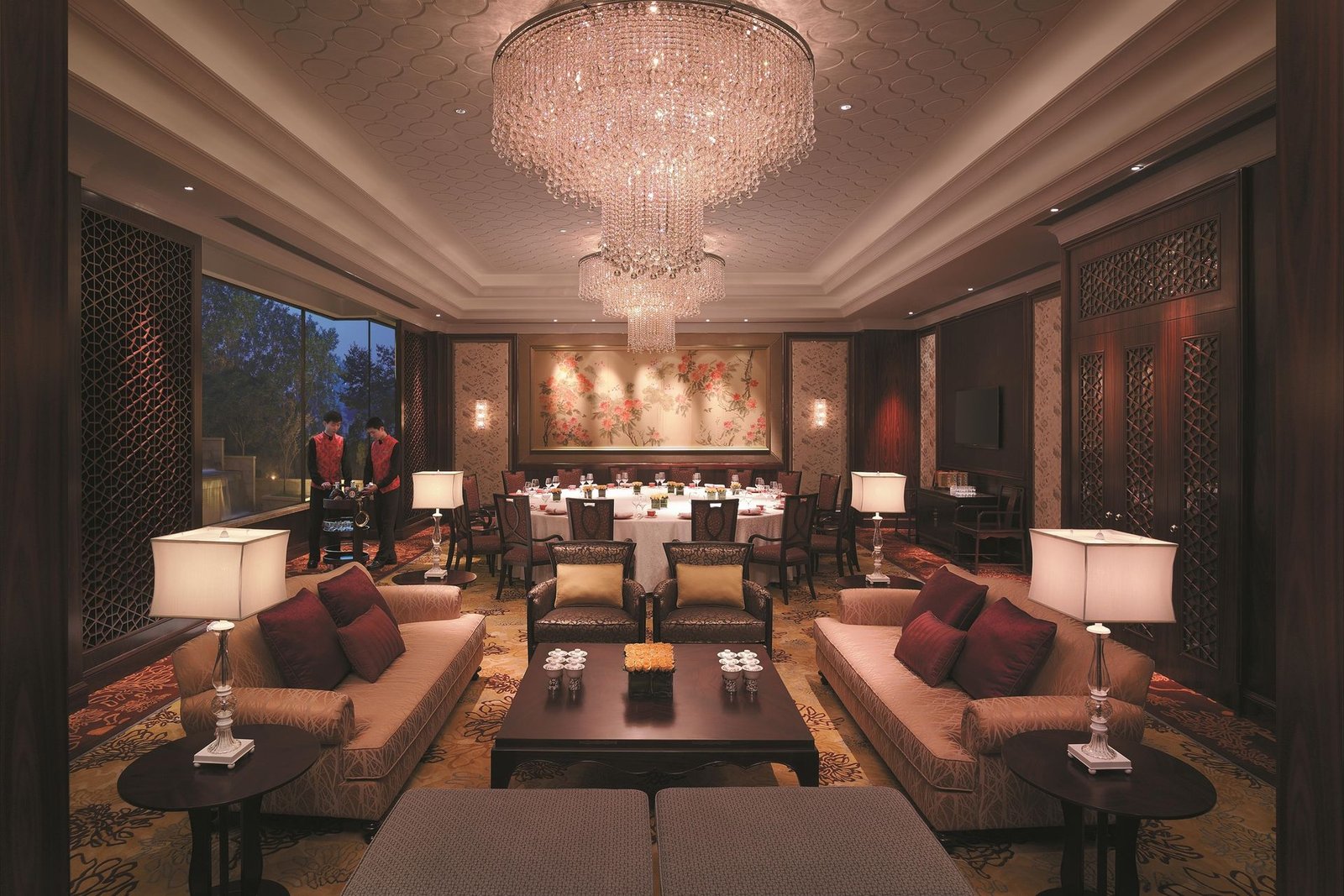 Shangri-La Hotel Qingdao, at the table