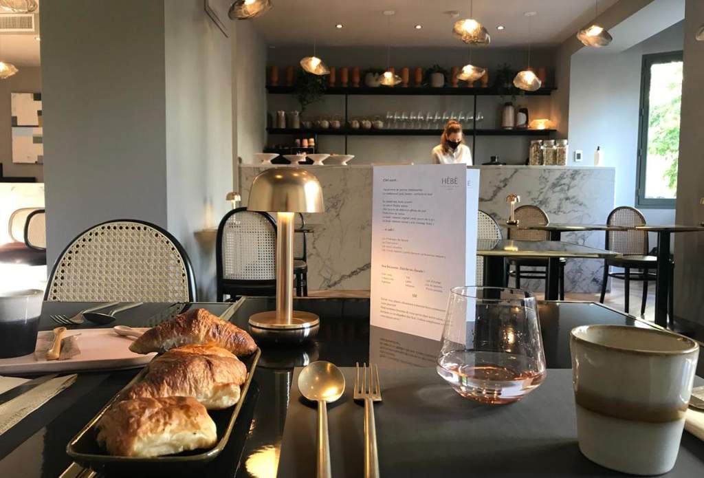 Hebe Hotel, at the table