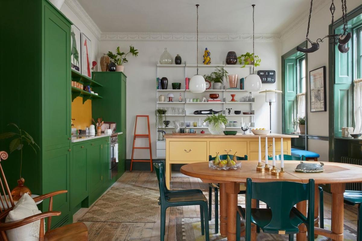 8 HOLLAND STREET TOWNHOUSE - BATH, at the table