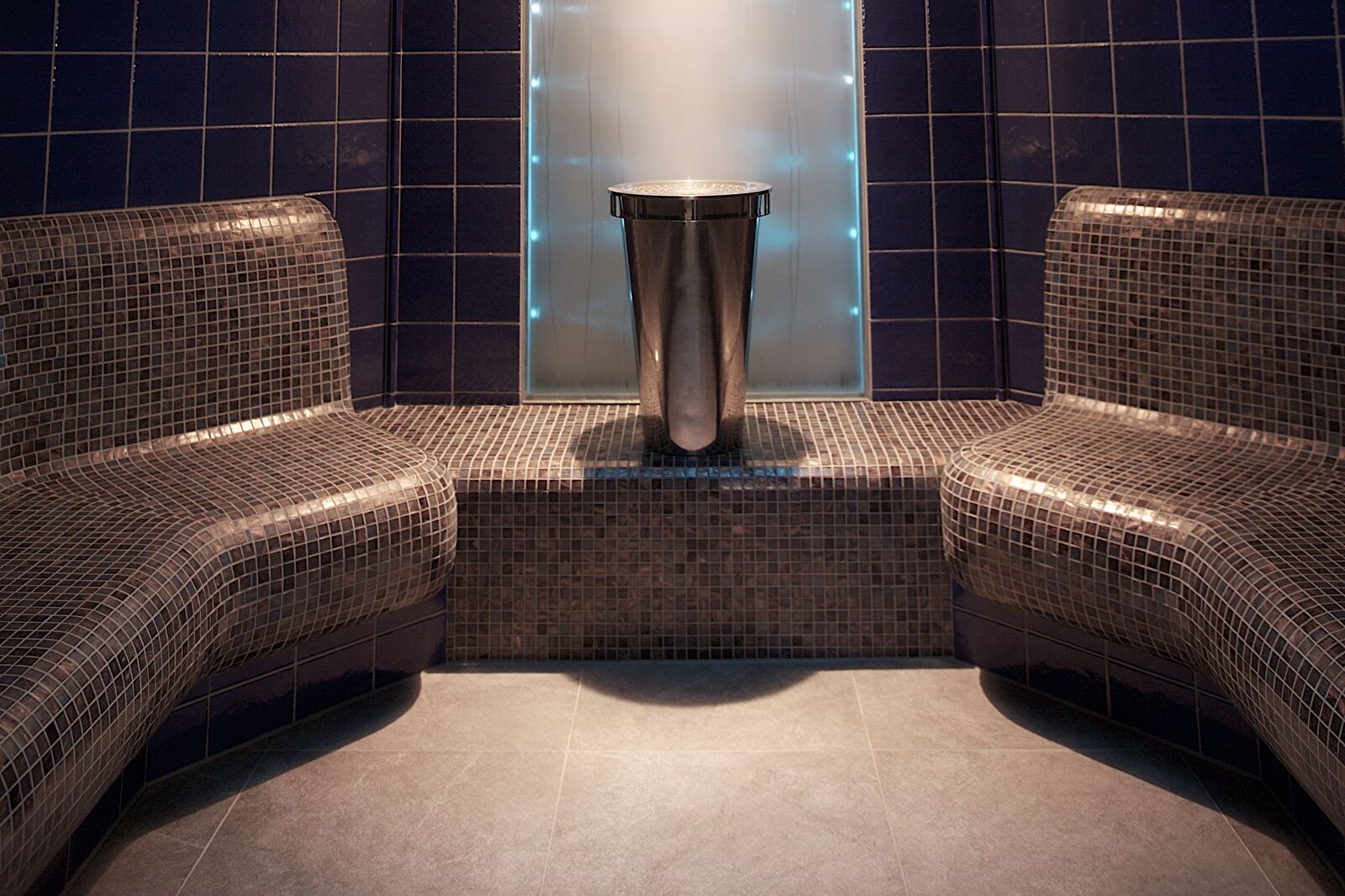 Grand Hotel Amrâth Amsterdam — vibe