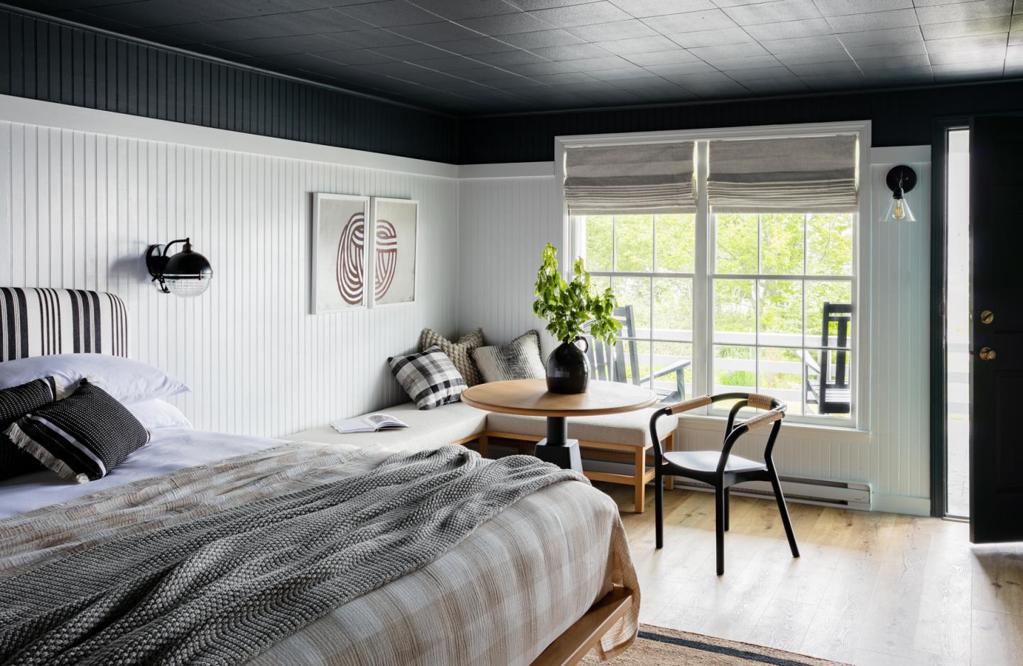 Bluebird Ocean Point Inn, rooms