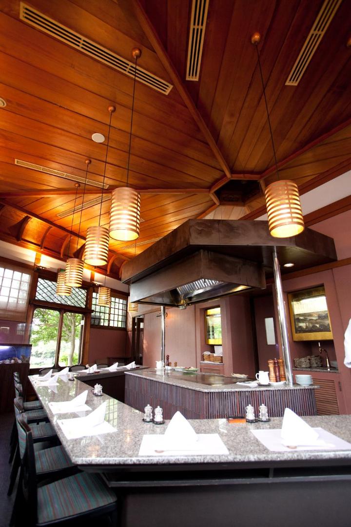 Gamagōri Classic Hotel, at the table