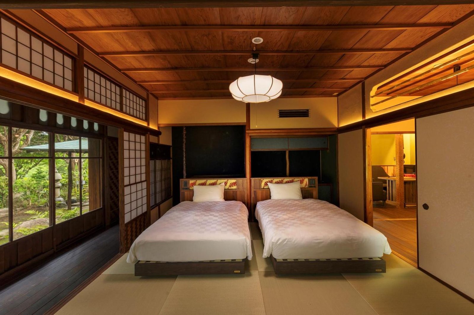Gamagōri Classic Hotel