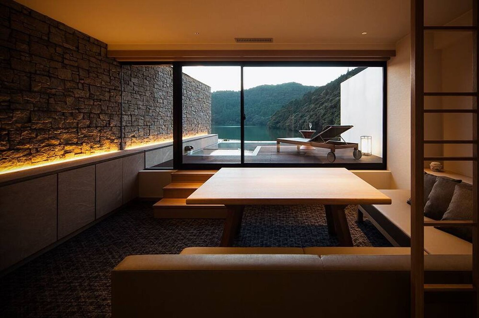 Azumaen, rooms