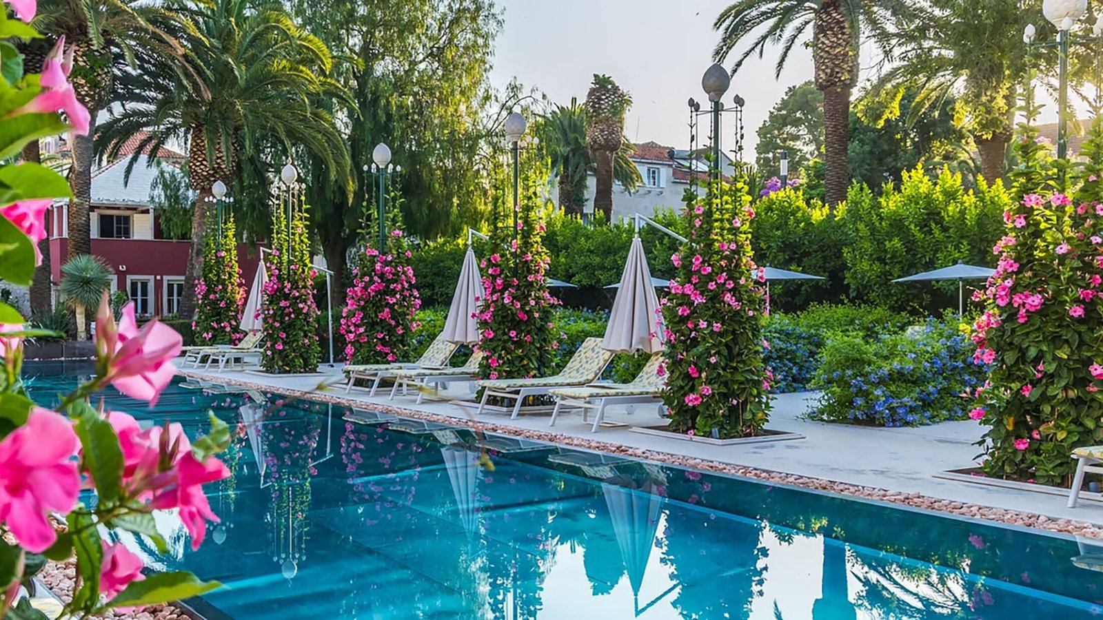 Hotel Lemongarden, the pool