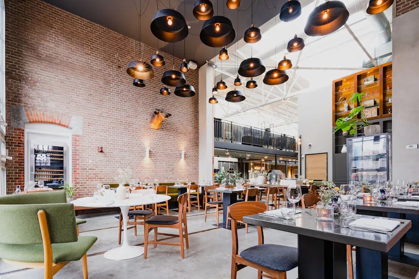 Hotel De Hallen — eat & drink