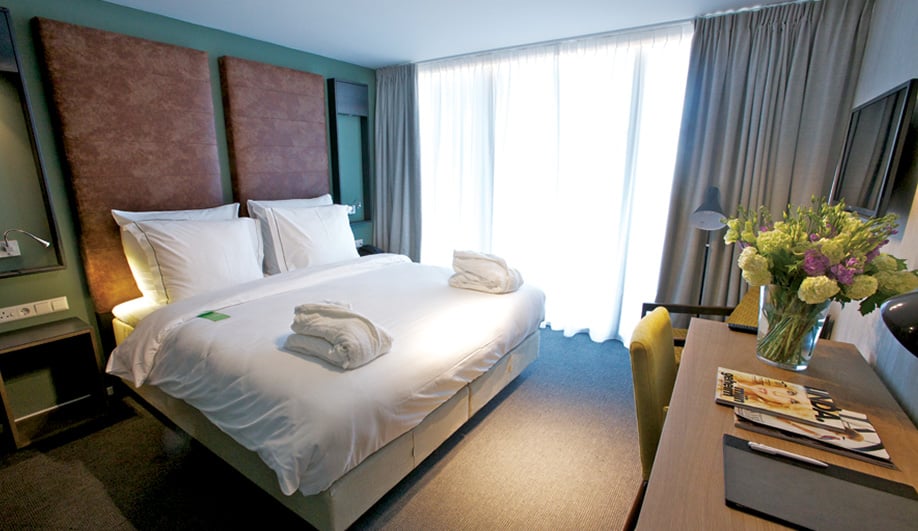 Hotel De Hallen — rooms