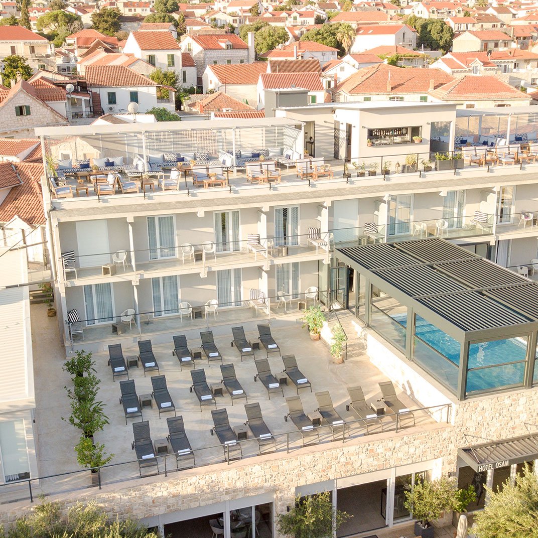 Hotel Osam, the pool