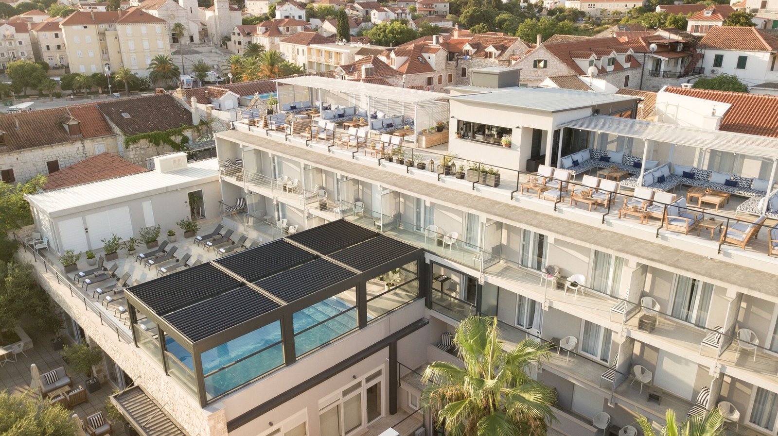 Hotel Osam, the pool