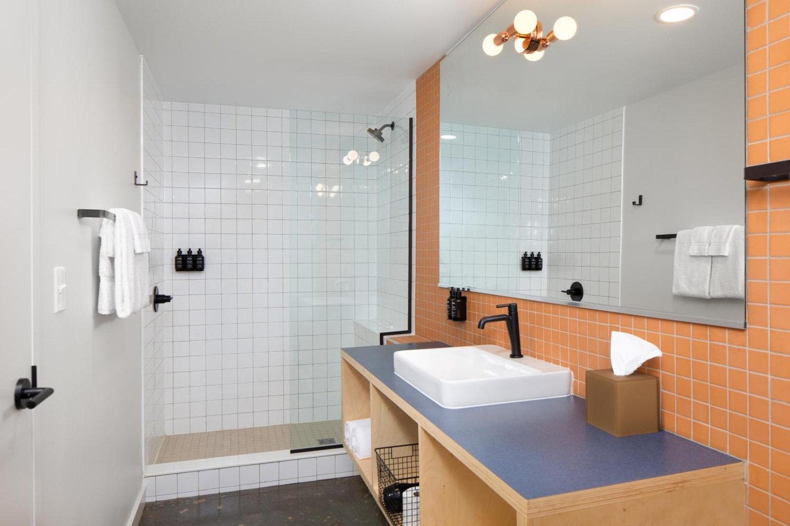 Rhode's Motor Lodge