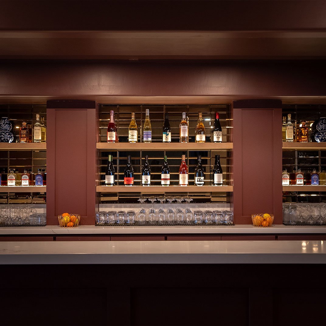 Petit Soleil, petite lounge bar