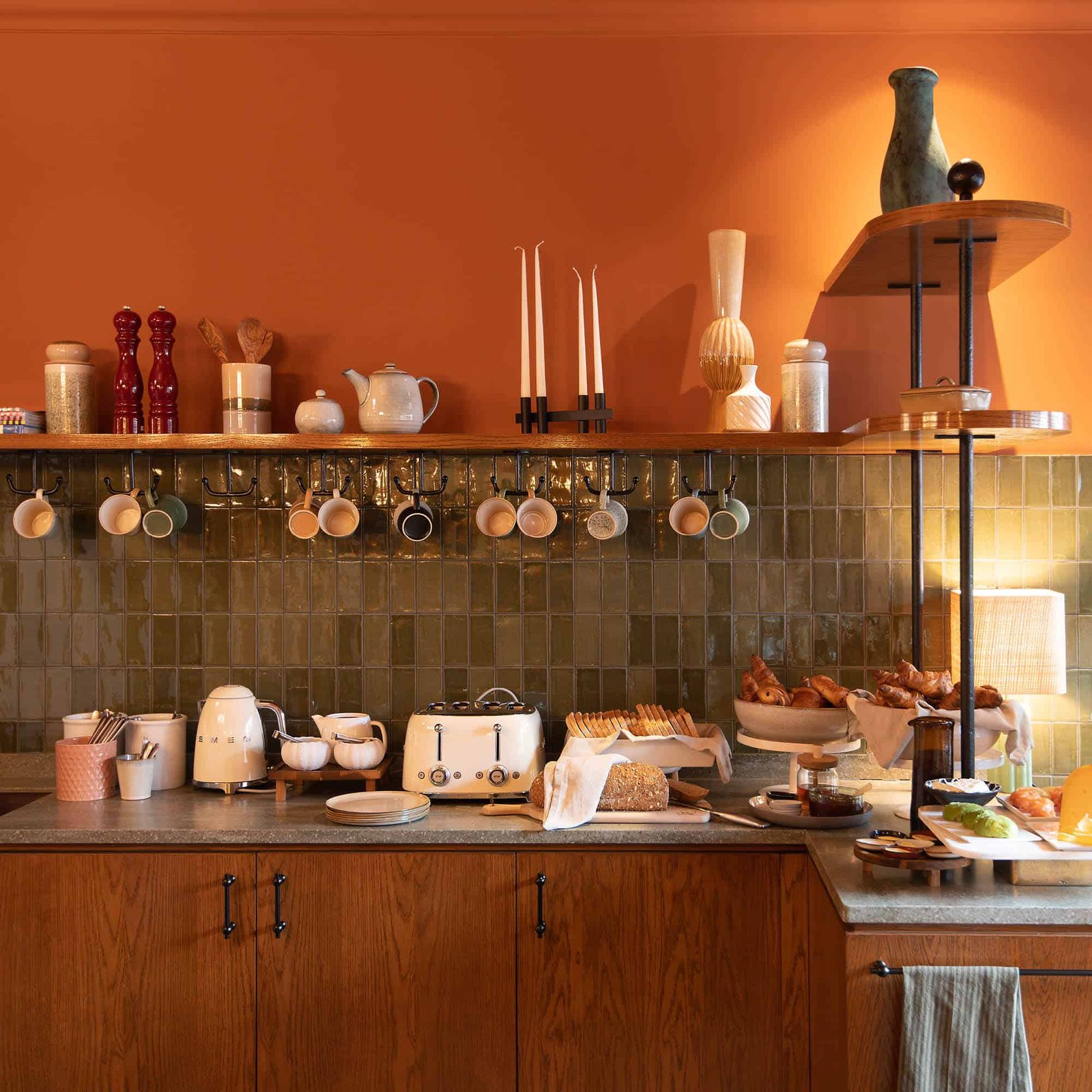 Hotel Jan Luyken, the kitchen & dining room