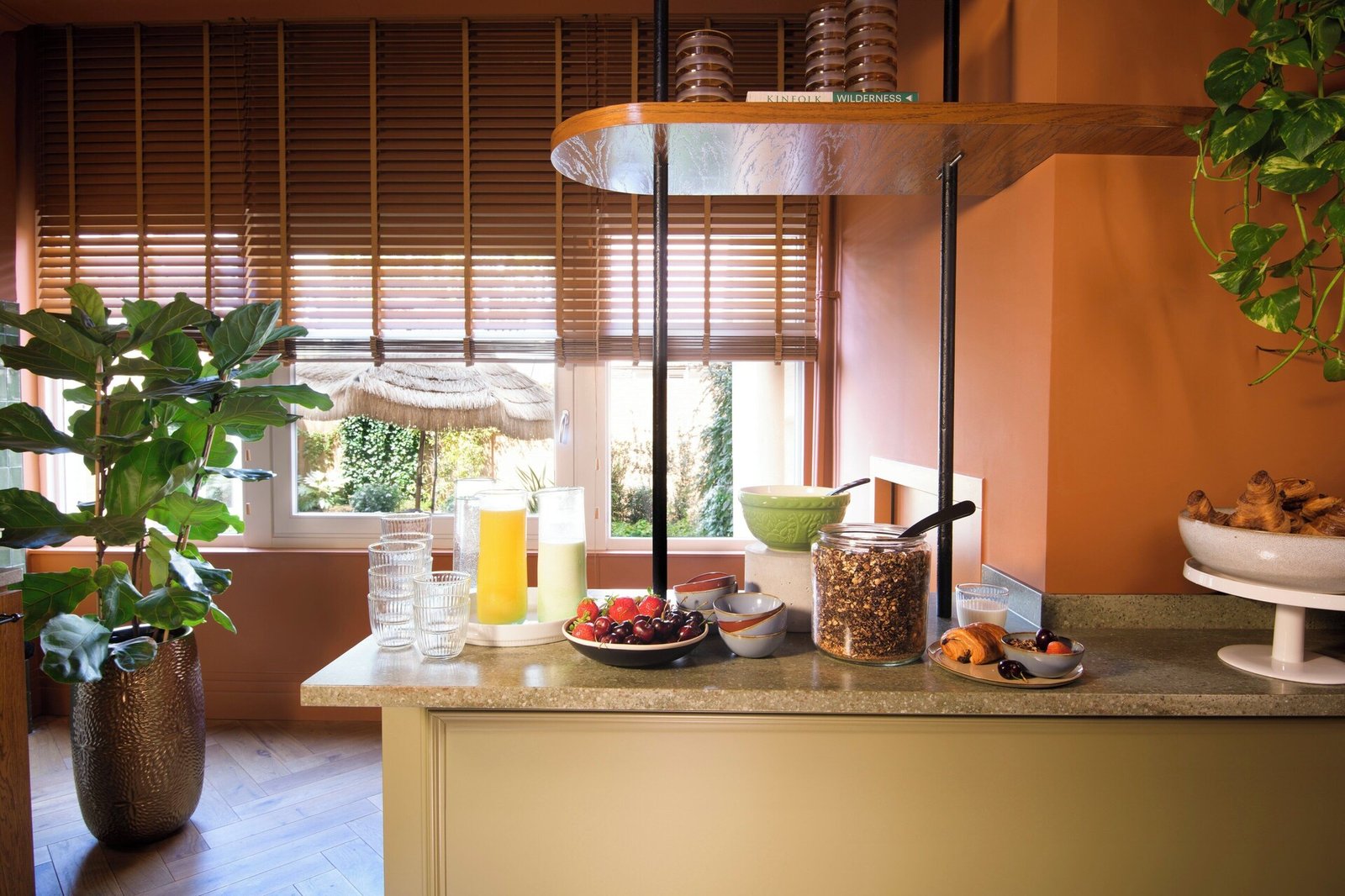 Hotel Jan Luyken, the kitchen & dining room