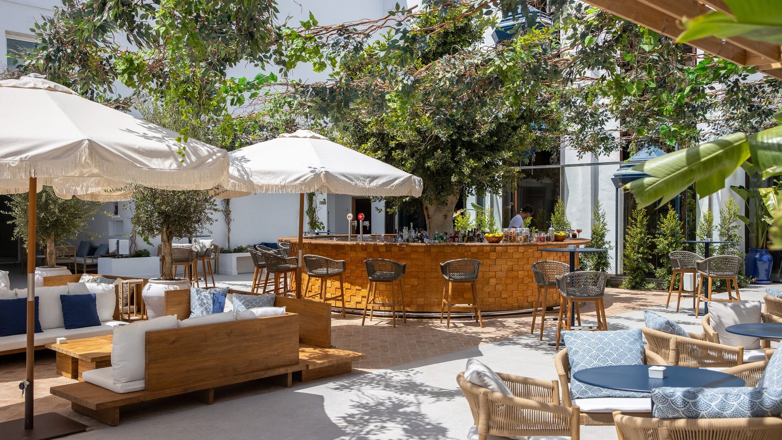 METT Marbella - Estepona, at the table
