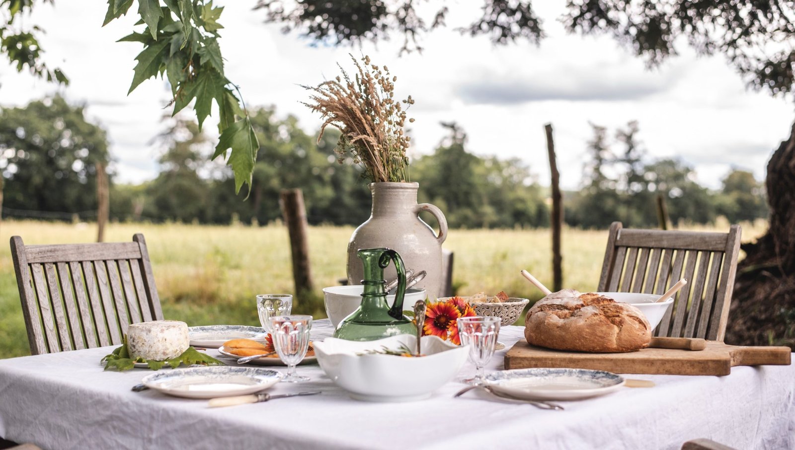 Domaine de la Partoucie, at the table