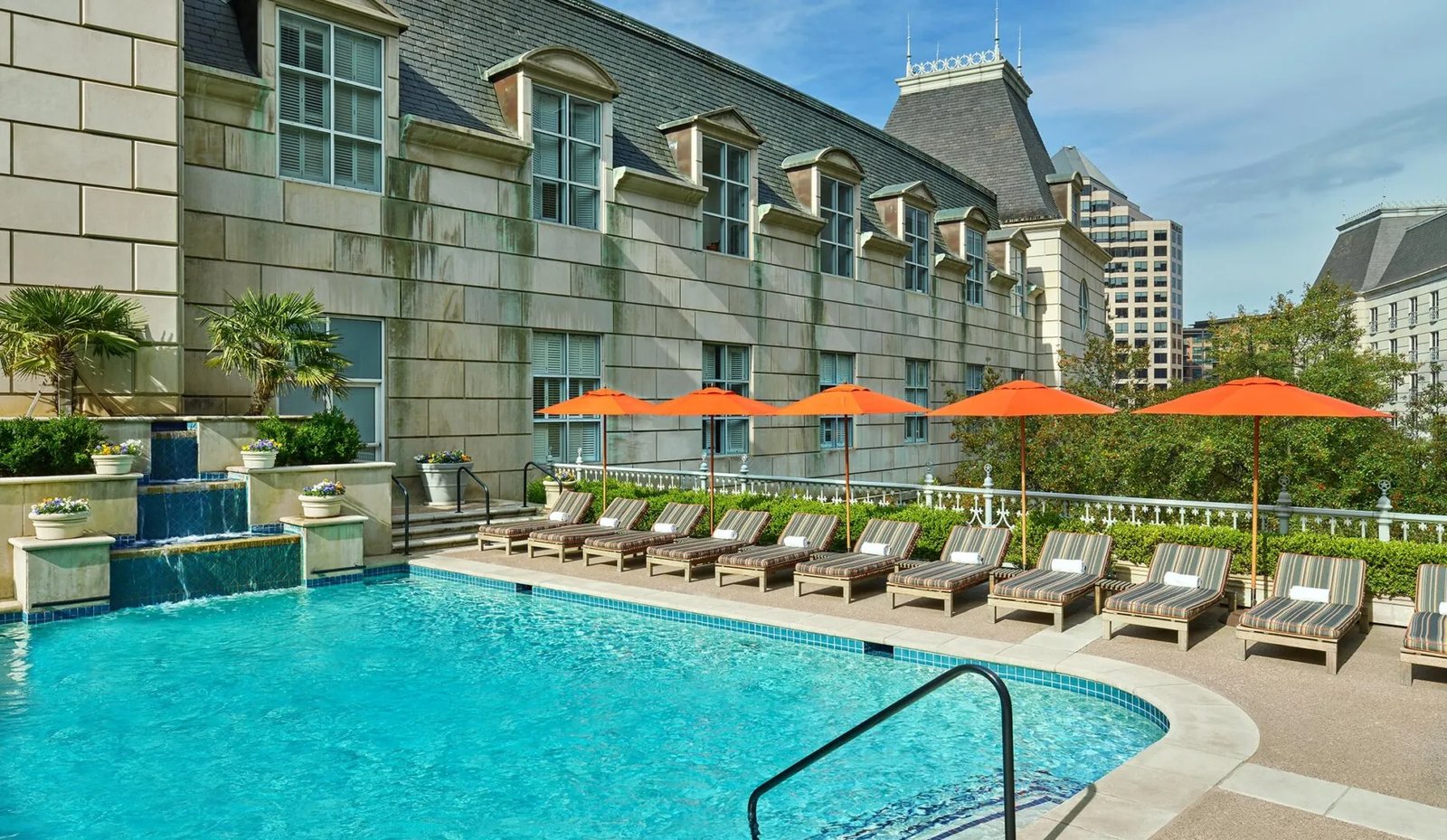 Hotel Crescent Court, the pool