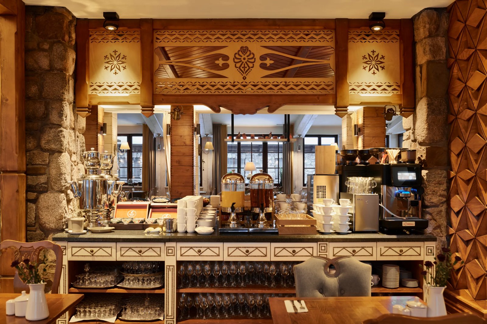 Aries Hotel & Spa, at the table