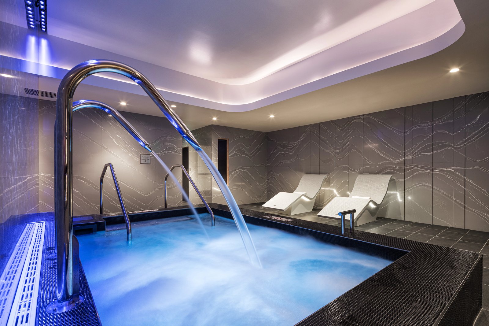 Hotel Ivy, soaking tub and gym