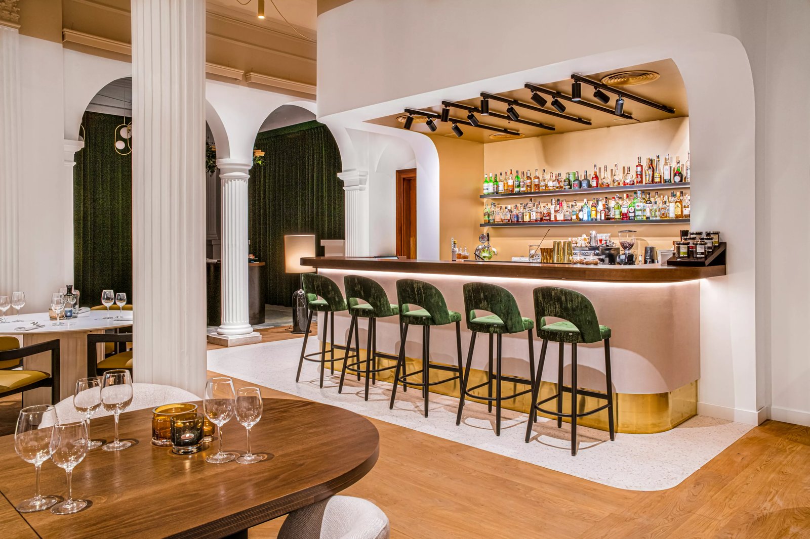 Hotel Rezydent, at the table