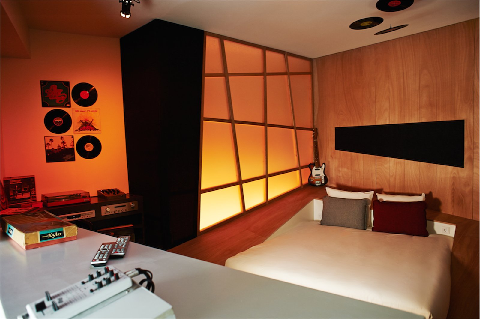 Volkshotel Amsterdam — vibe