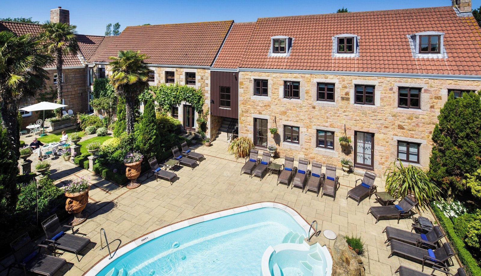 Greenhills Country House Hotel & Restaurant, the pool