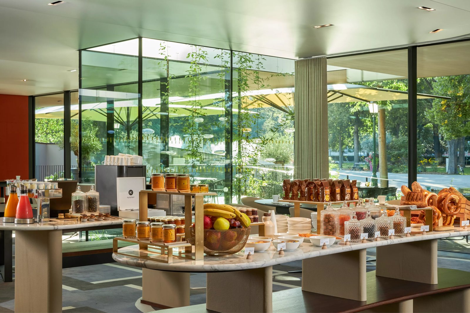 L'Esquisse Hotel and Spa Colmar - MGallery, at the table