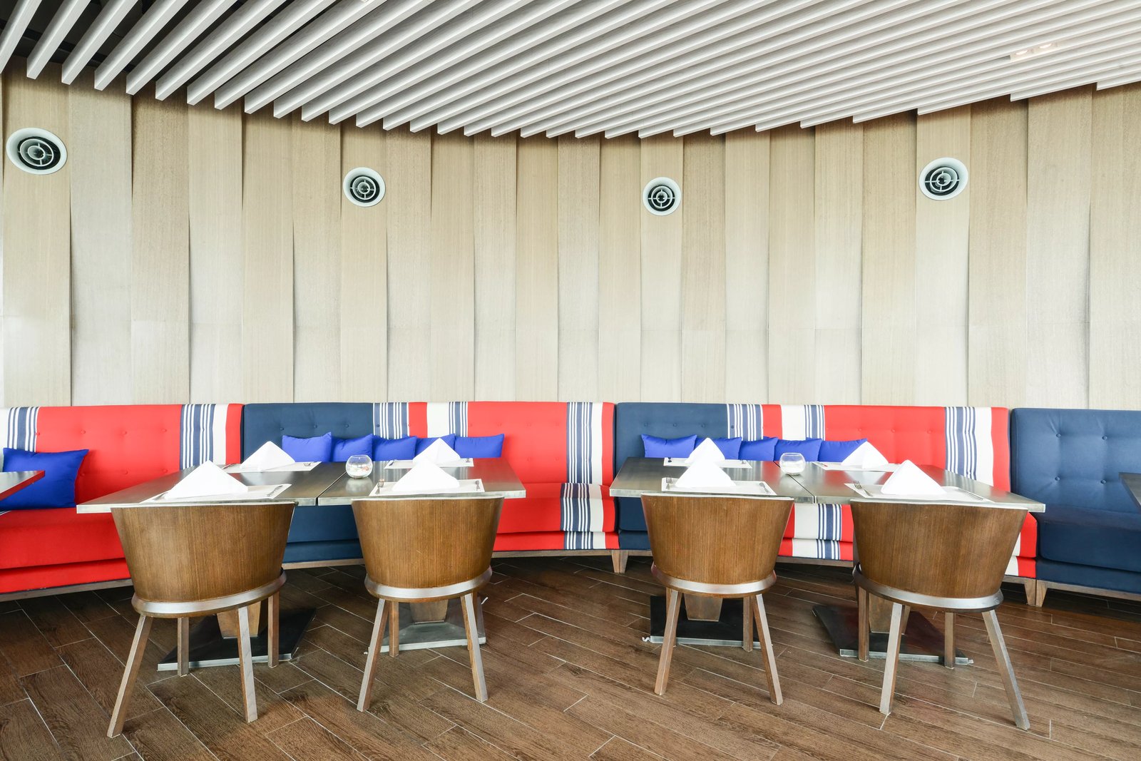 Veranda Resort Pattaya - MGallery Collection, at the table