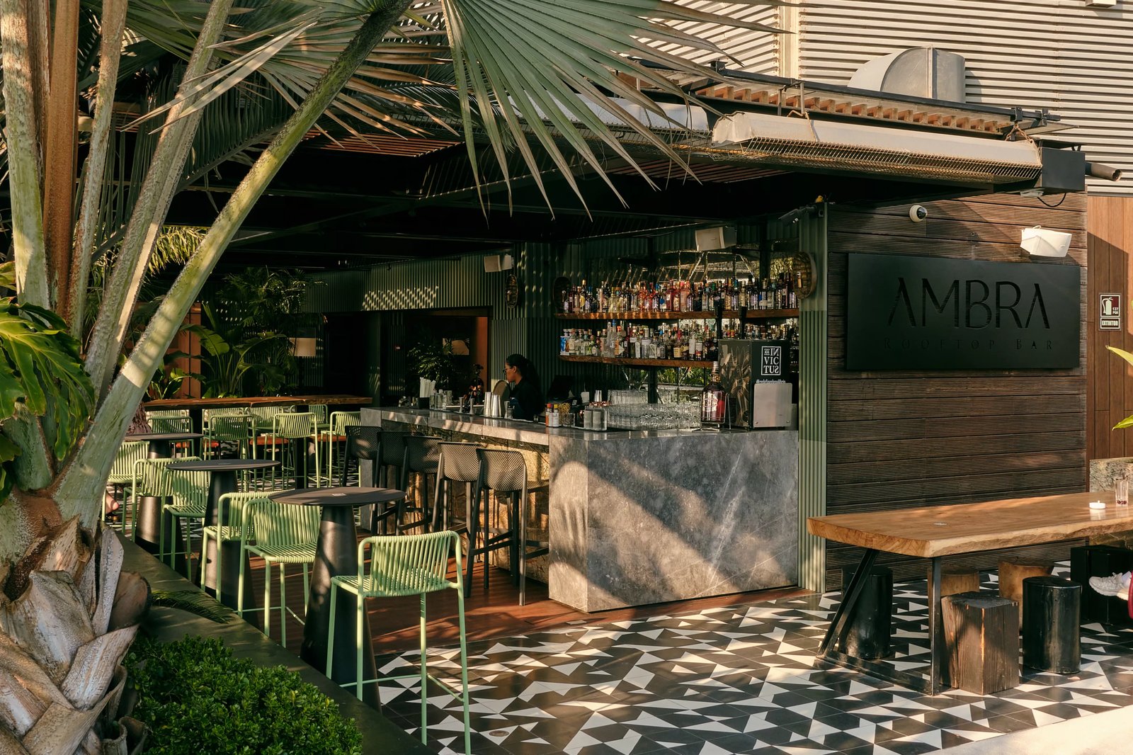 Pullman Lima Miraflores, ambra rooftop bar