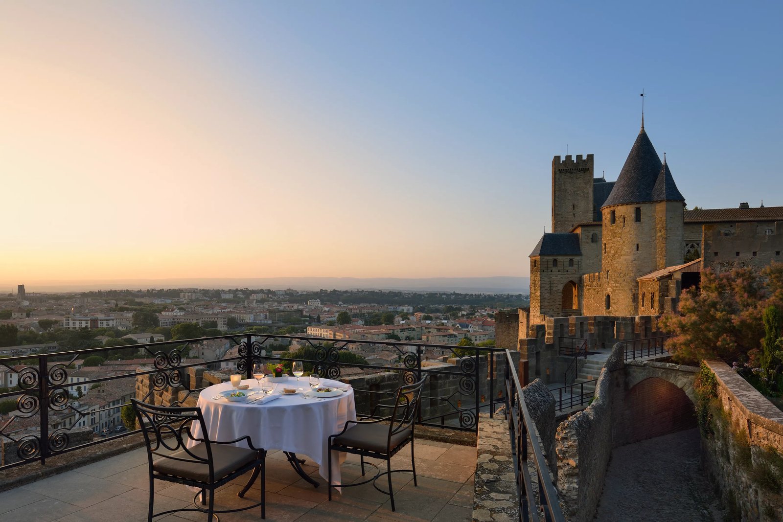 Hôtel de la Cité Carcassonne - MGallery Collection, at the table