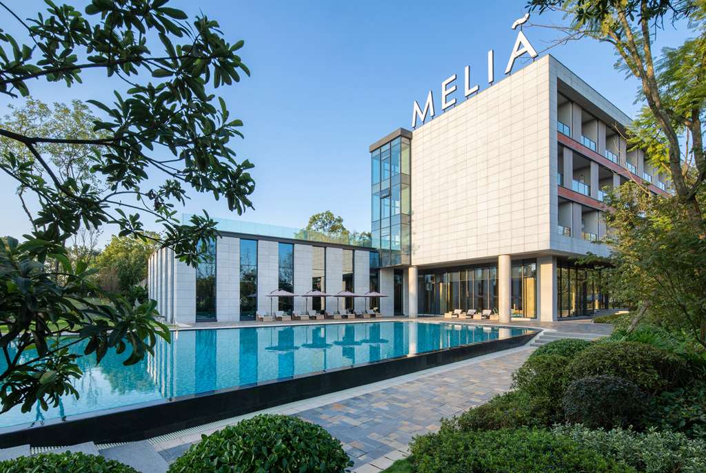 Melia Chongqing, the pool