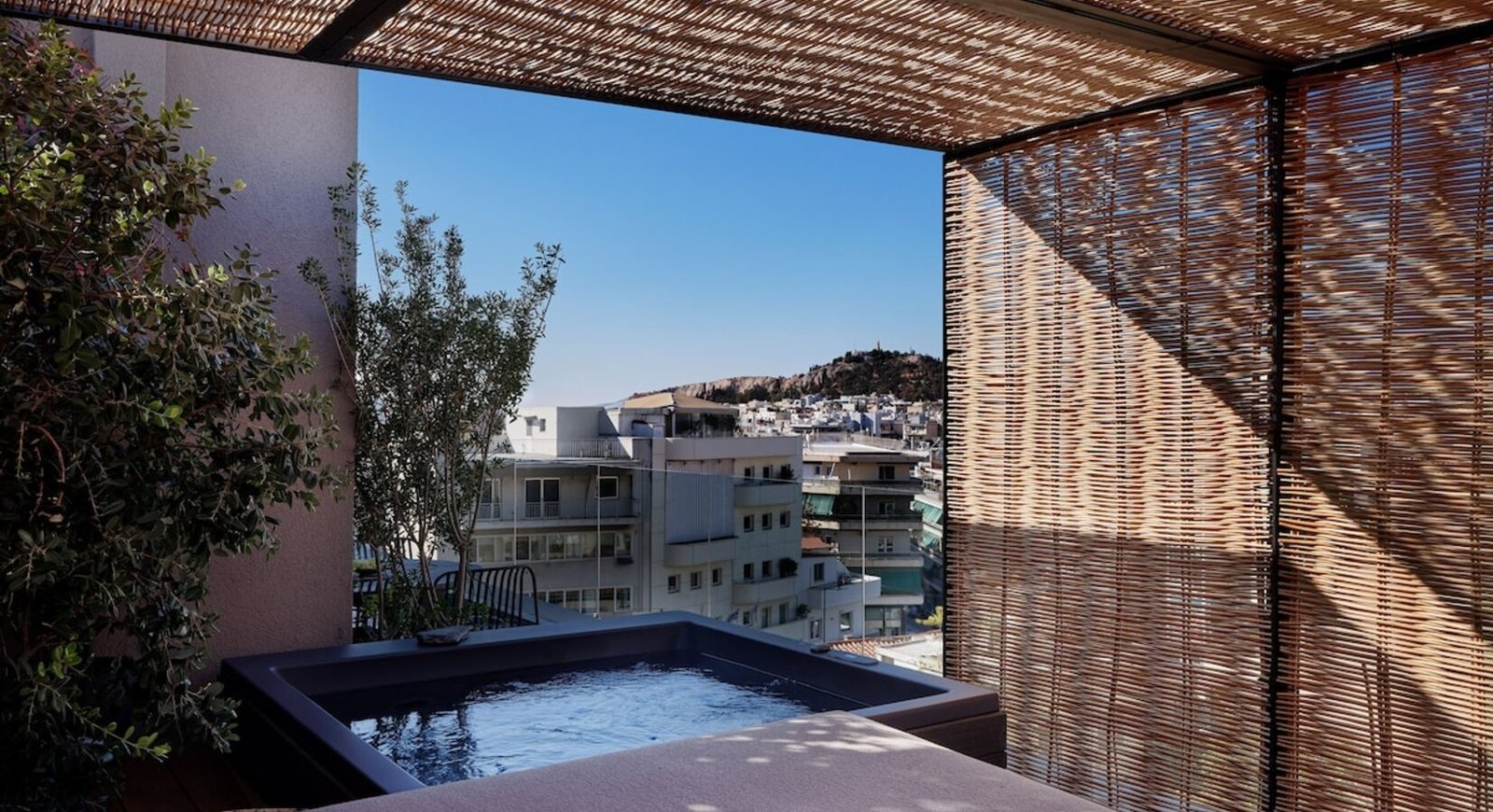 MONASTIK Living in Athina