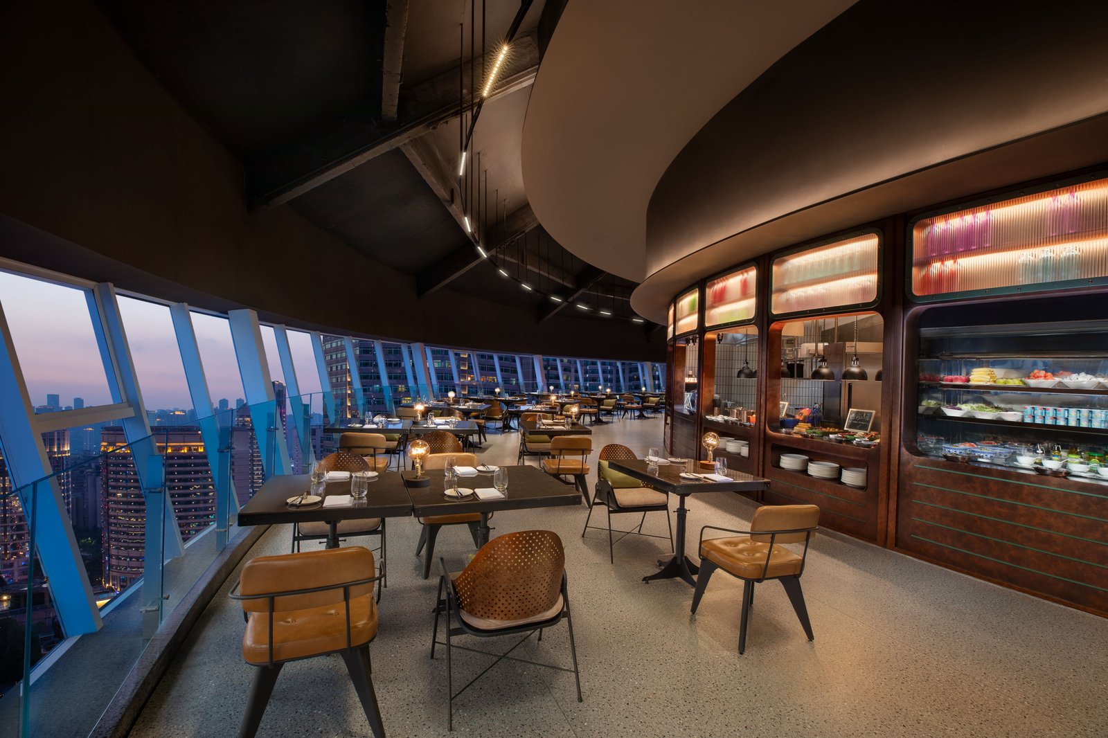 Moxy Chongqing, rotating restaurant