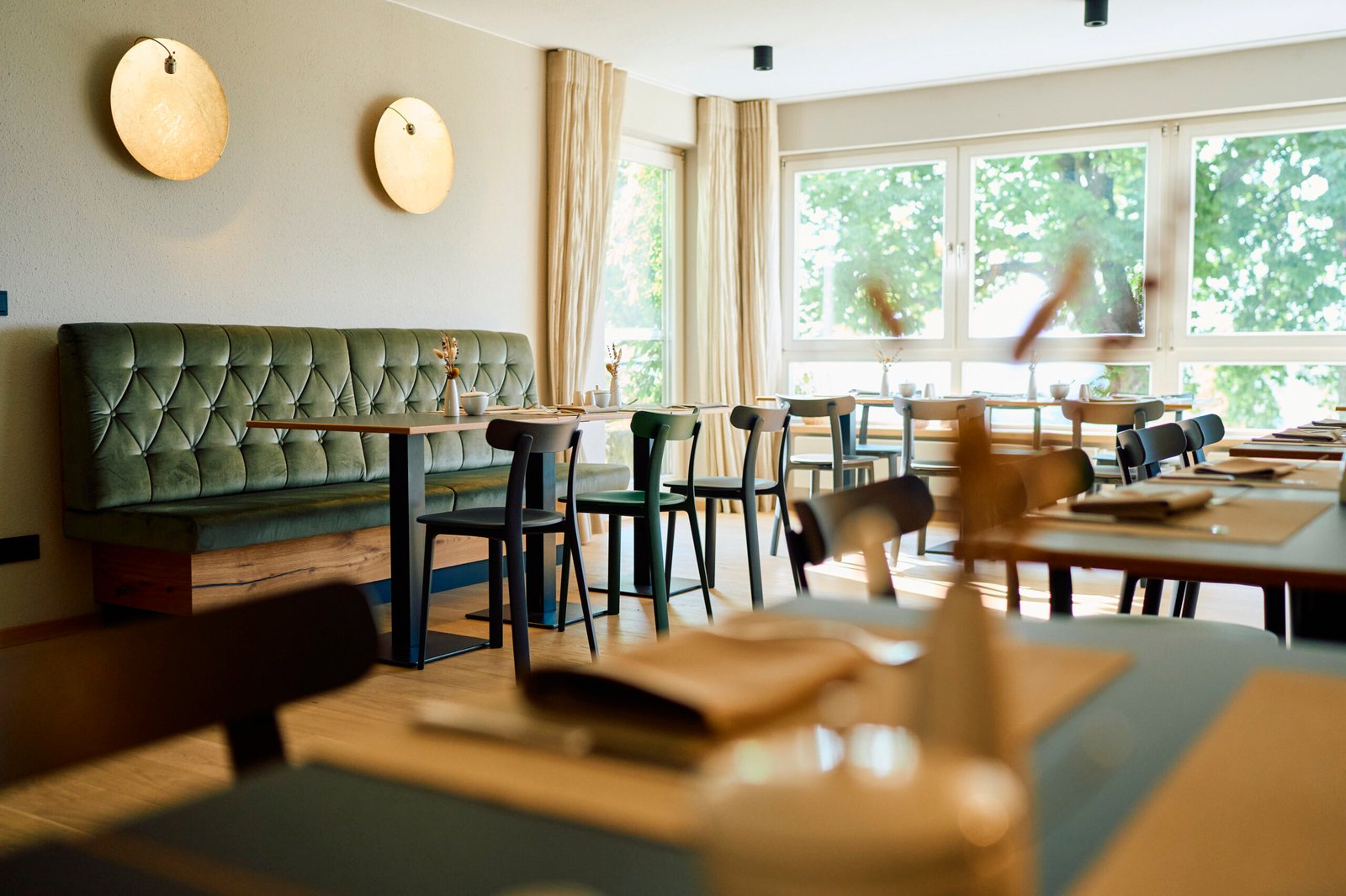 Hofgut Wißberg - Das Weinberghotel, at the table