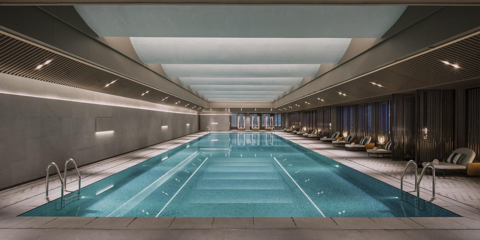 Hualuxe Chongqing Science City, an IHG Hotel, the pool