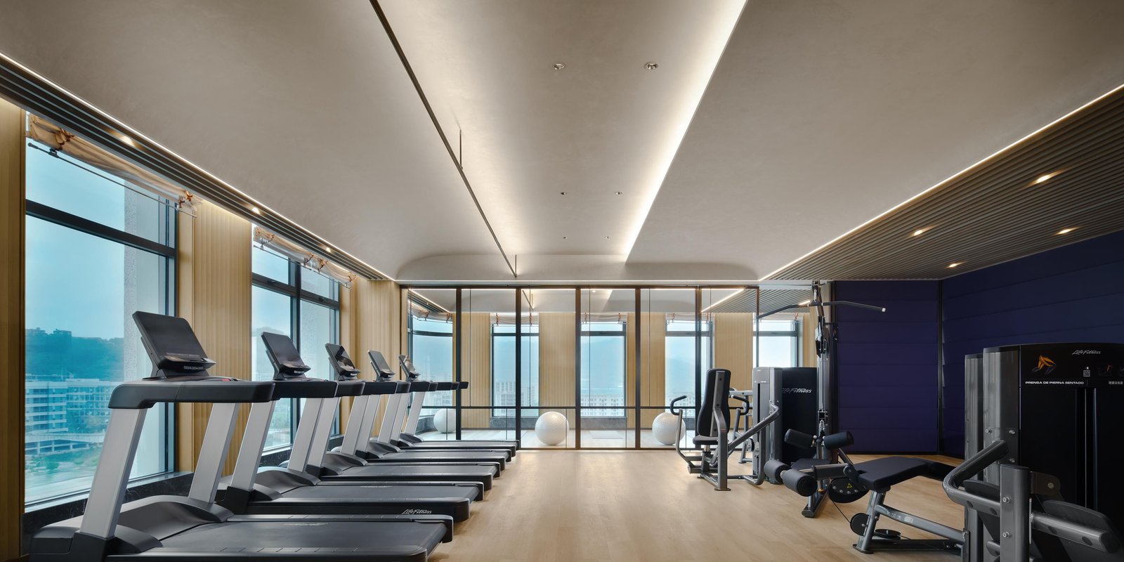 Hualuxe Chongqing Science City, an IHG Hotel