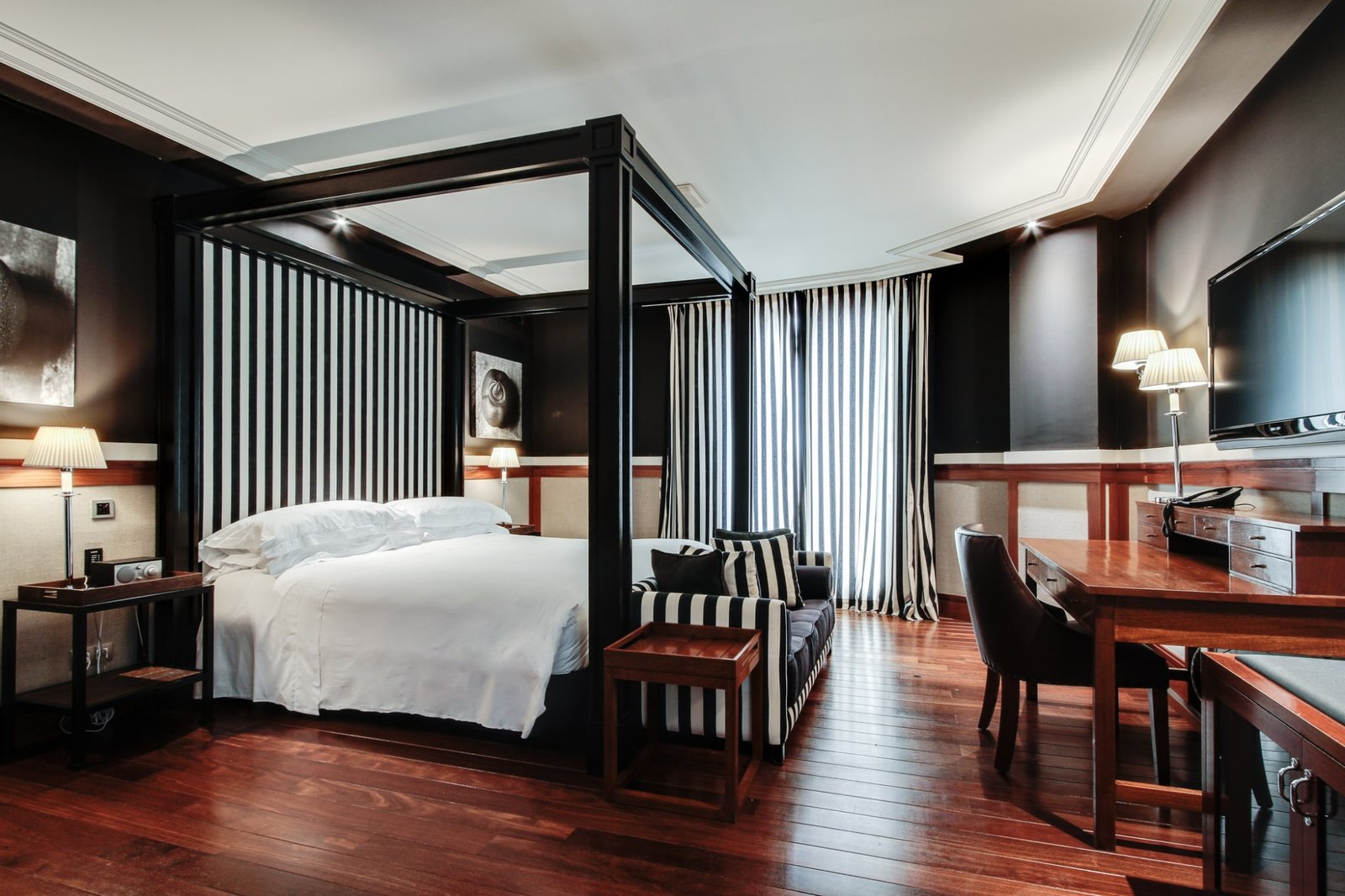 Hotel 1898 — rooms
