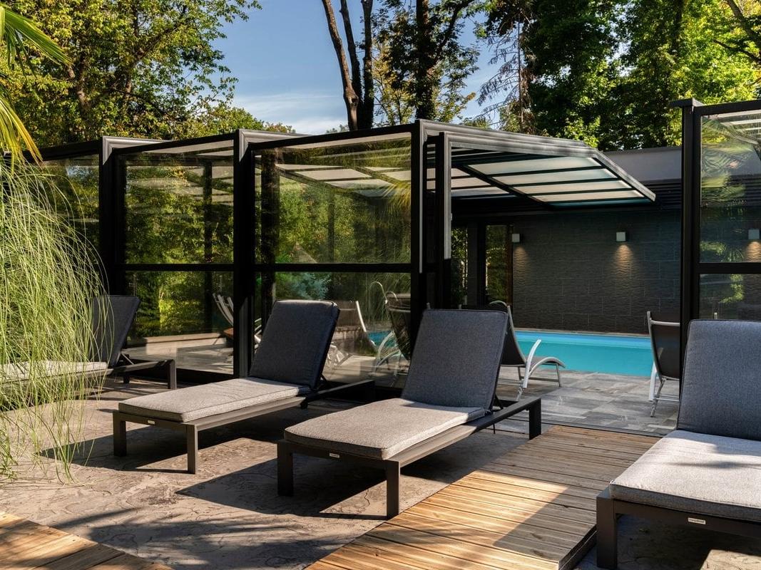 Domaine de la Résidence, the pool